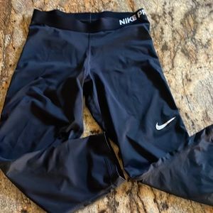 Nike pro leggings size large